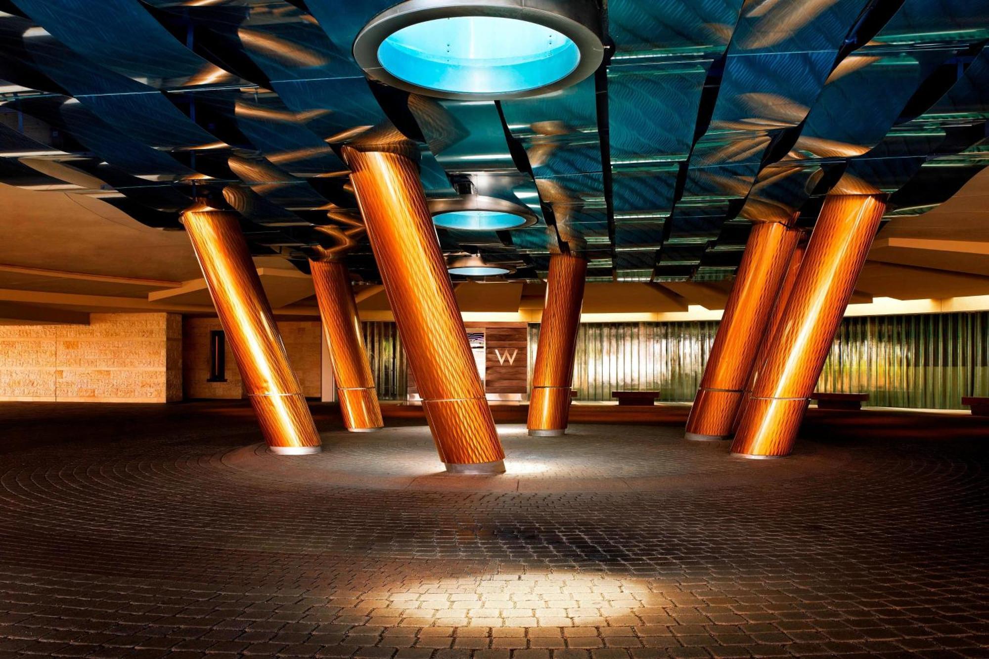 Hotel W