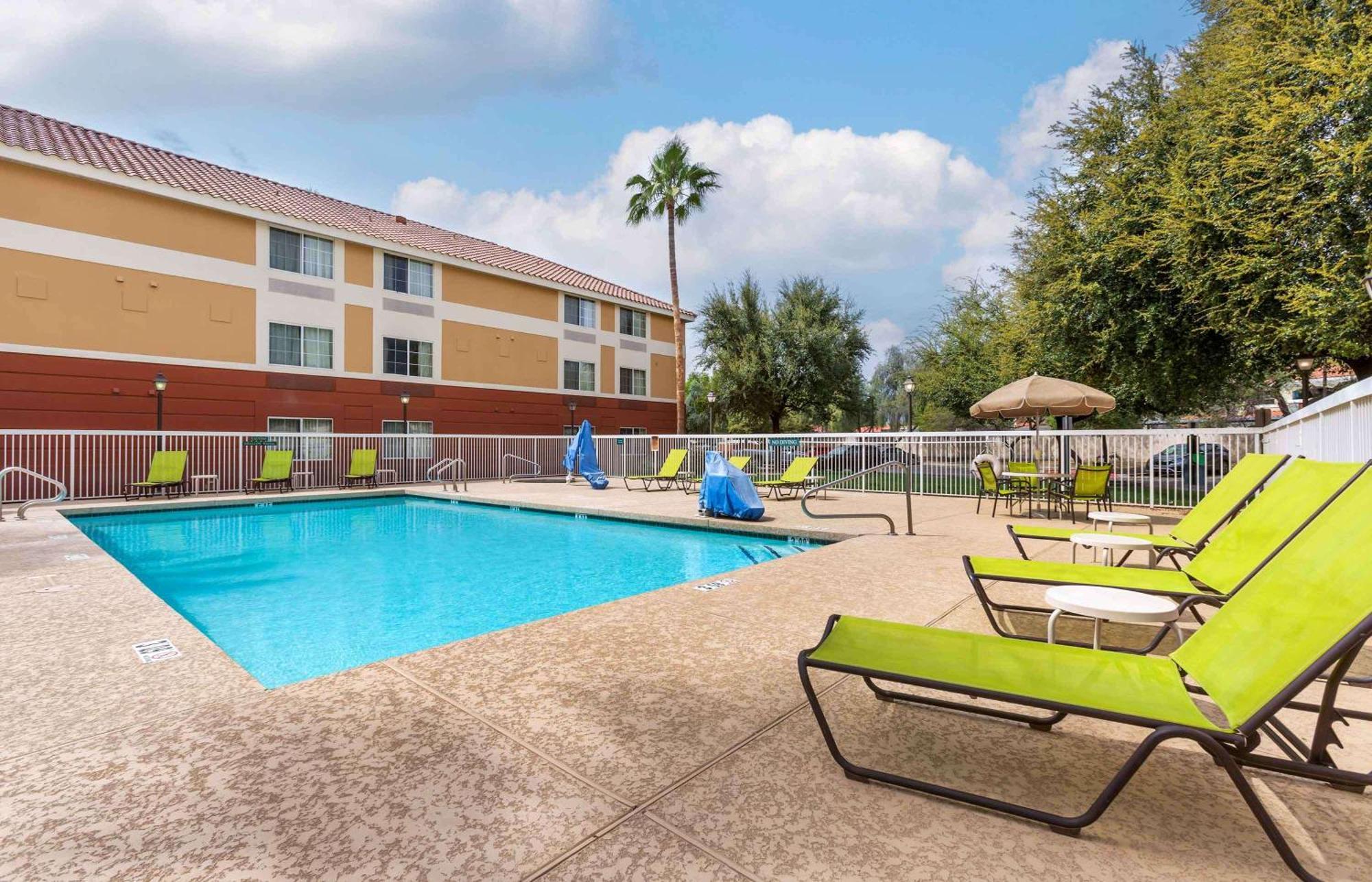 Extended America - Phoenix - 2*