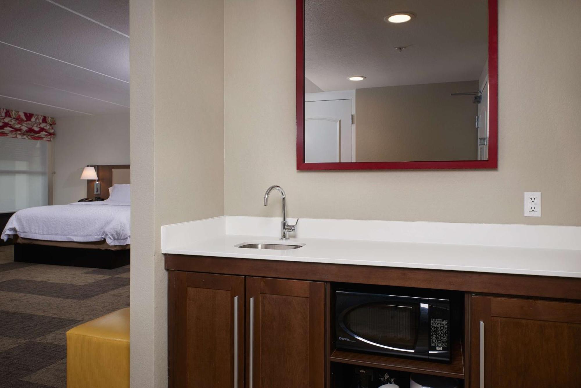 Hampton & On Shea Blvd Hotel