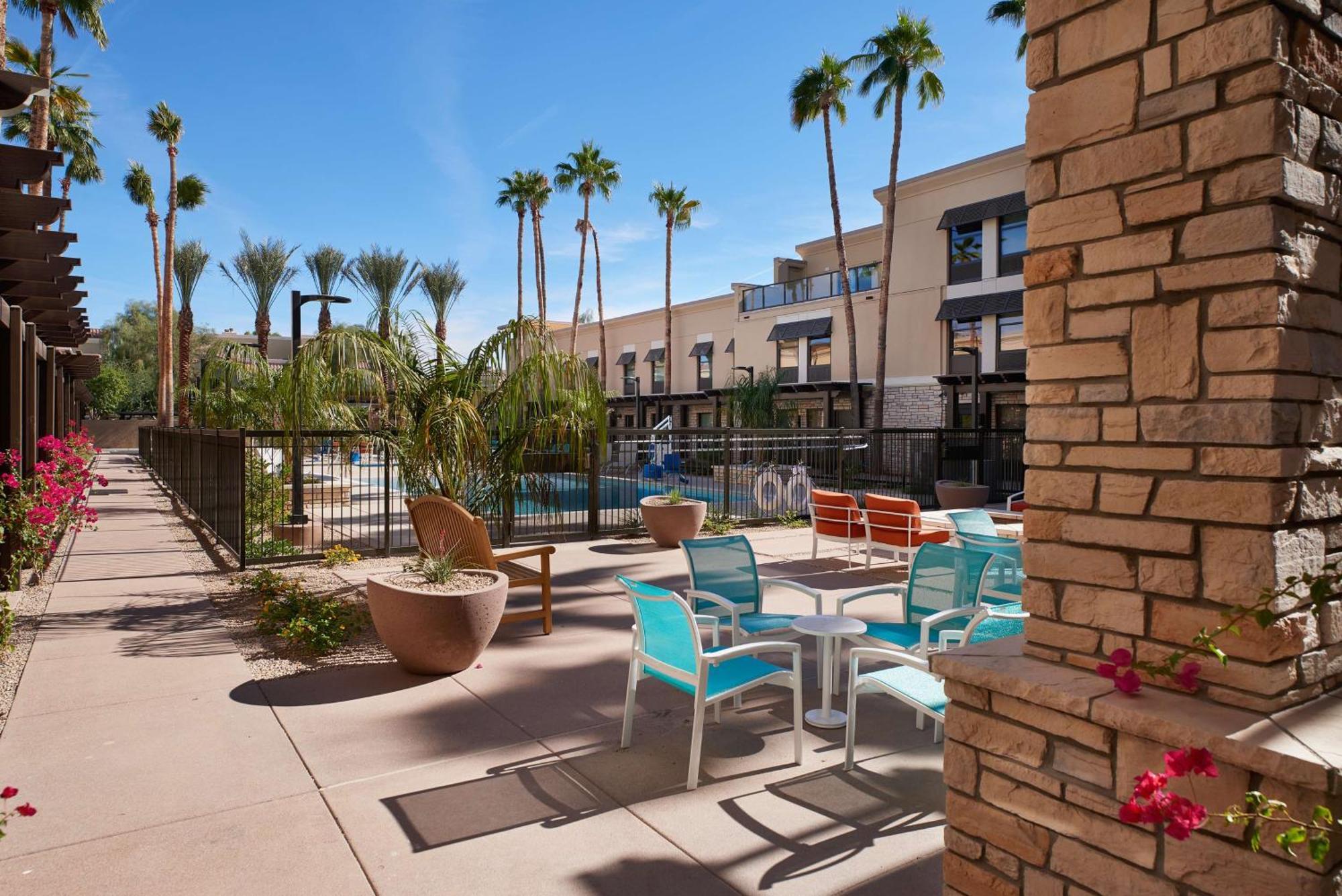 Hampton & On Shea Blvd Hotel