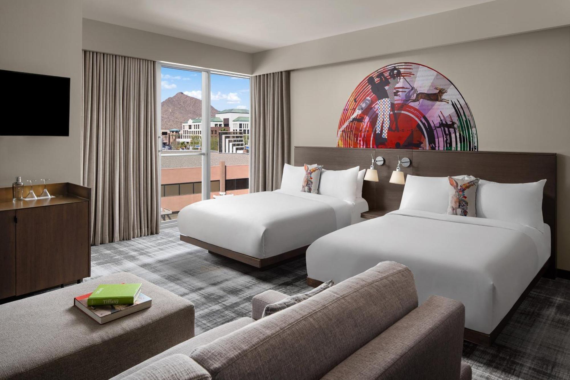 W Hotel 4*