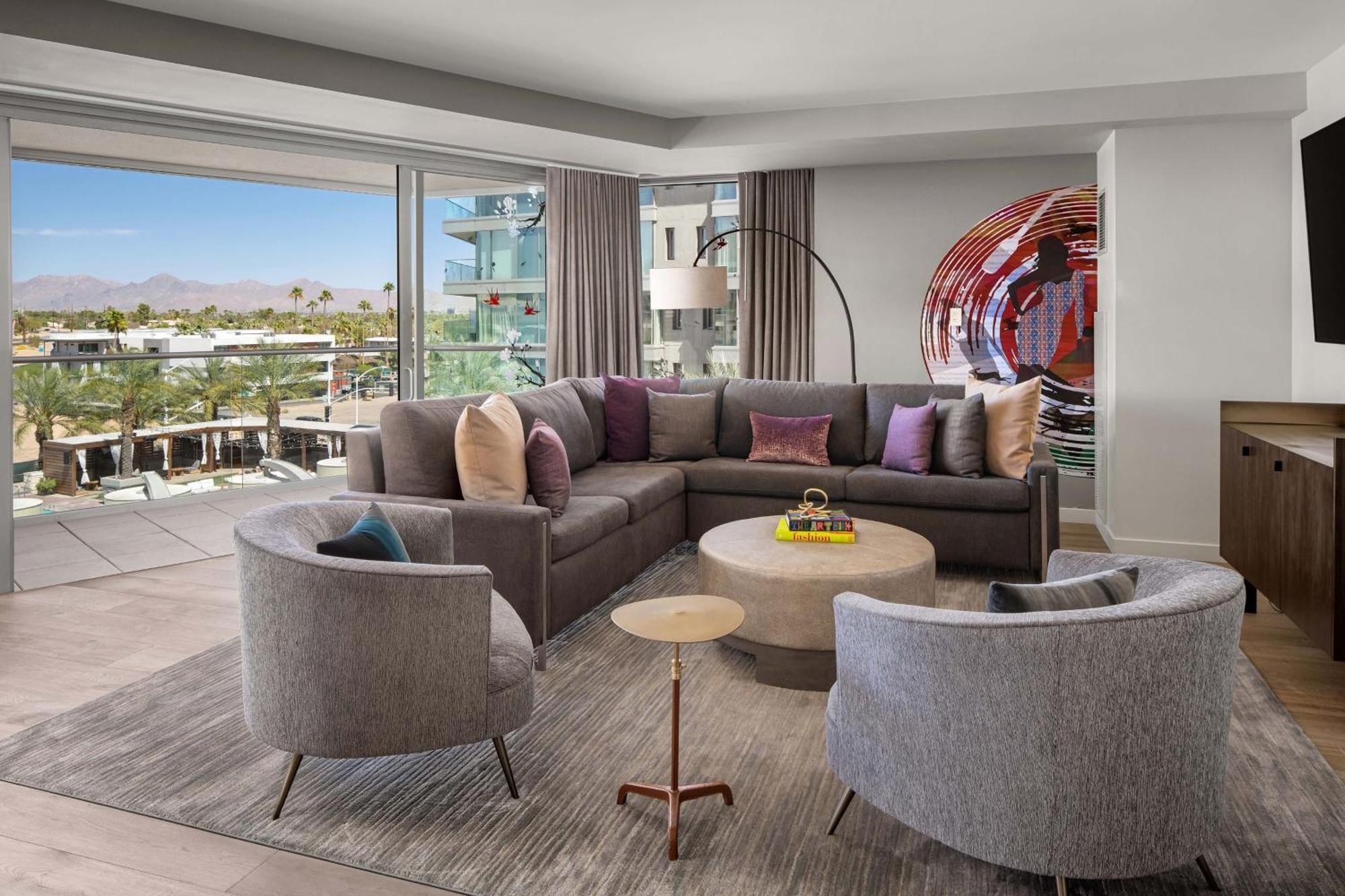 Hotel W 4*
