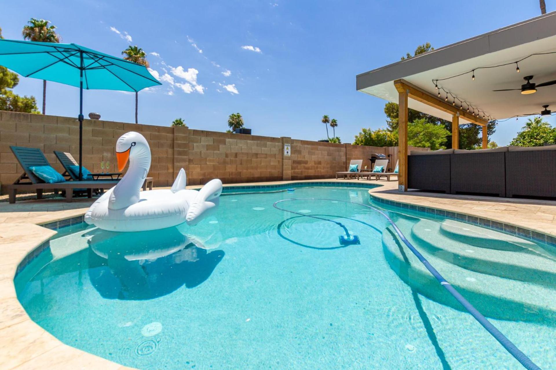 Blue Tides Getaway - Private Pool & Fire Pit Holiday home Scottsdale