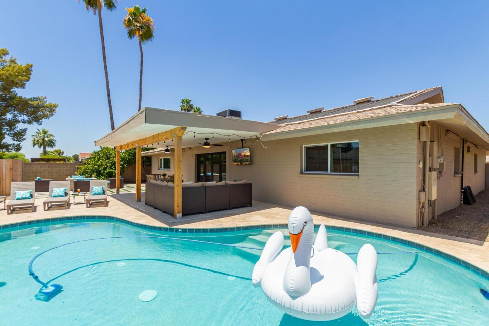 Blue Tides Getaway - Private Pool & Fire Pit Scottsdale