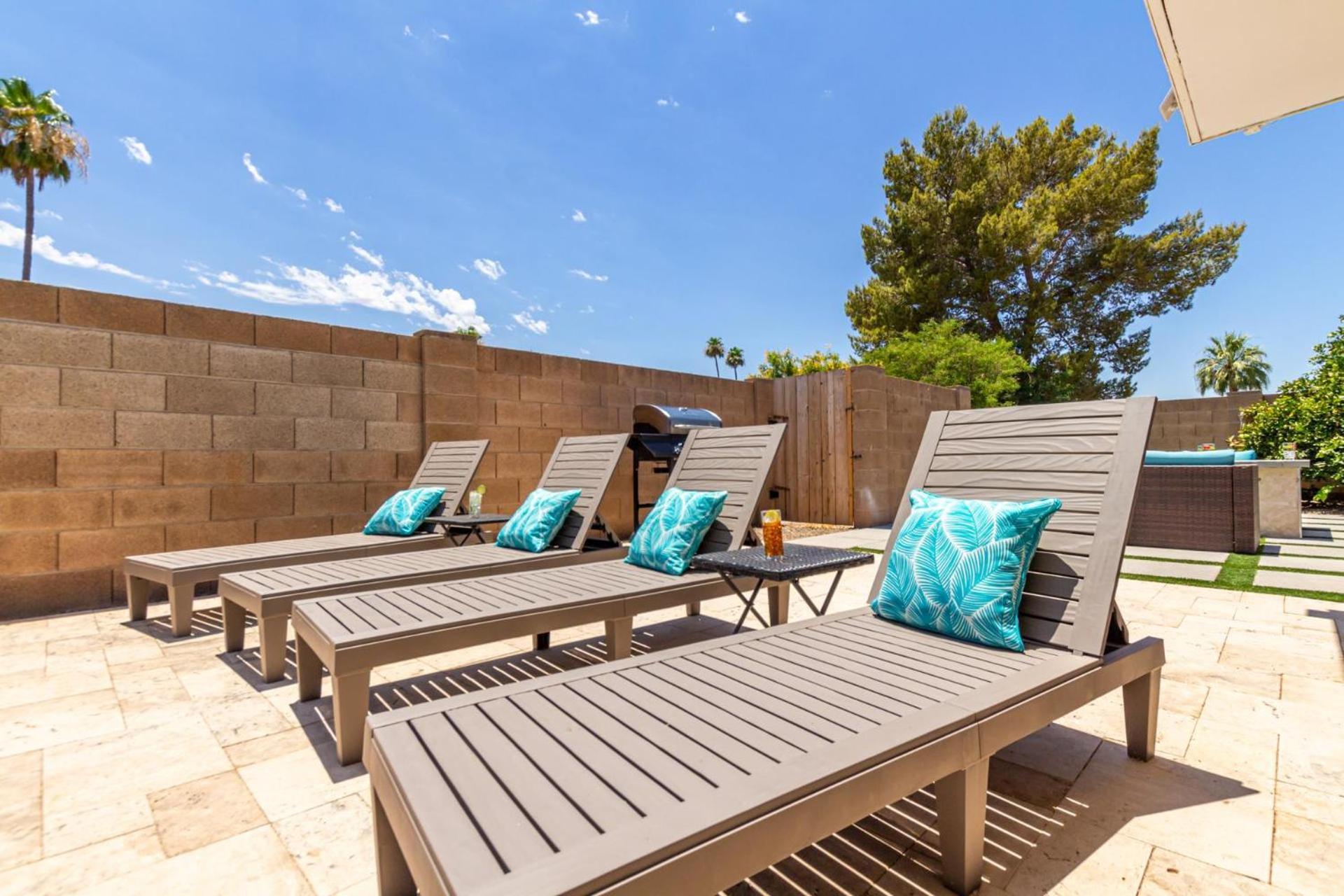 Blue Tides Getaway - Private Pool & Fire Pit Scottsdale