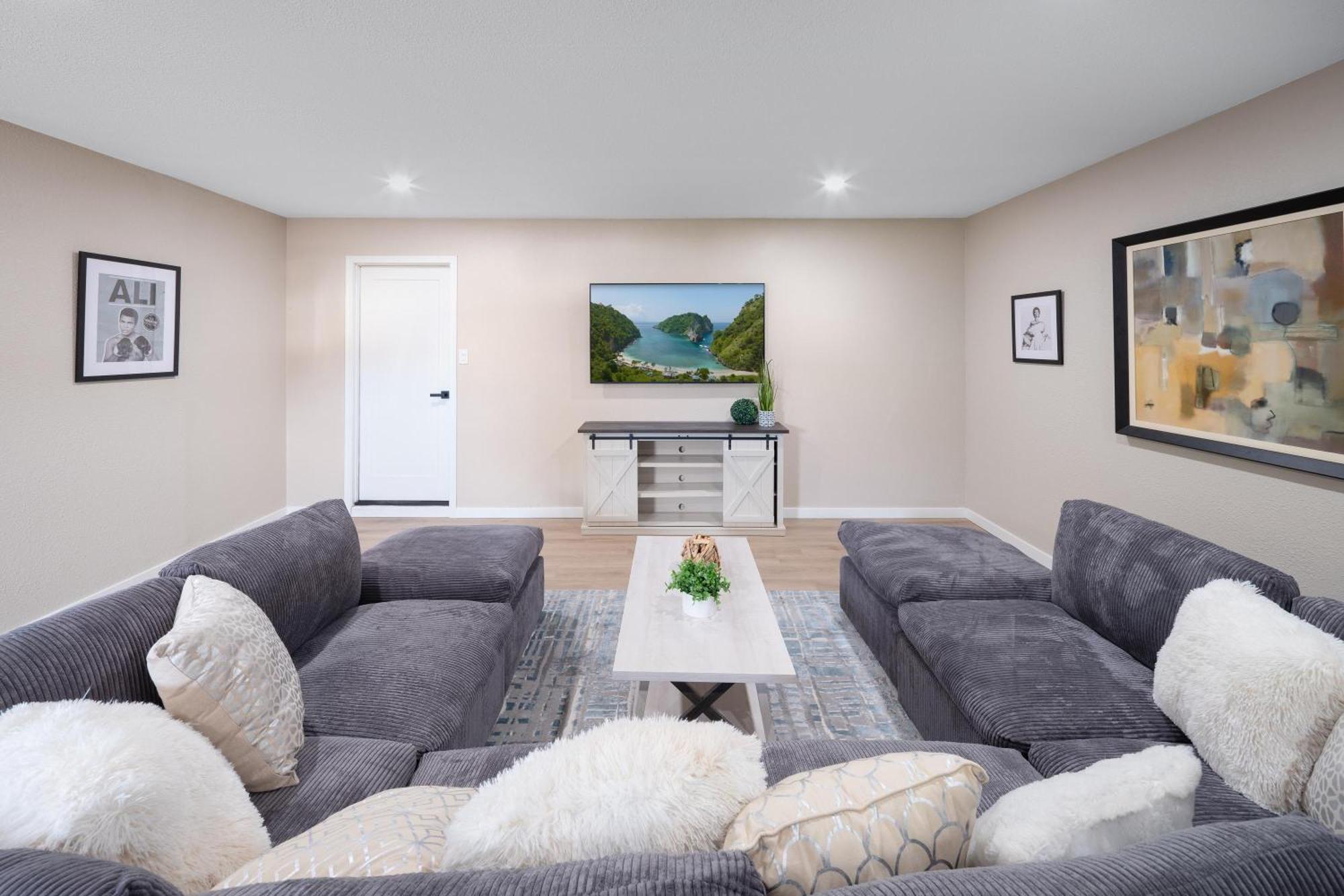 Blue Tides Getaway - Private Pool & Fire Pit Holiday home *
