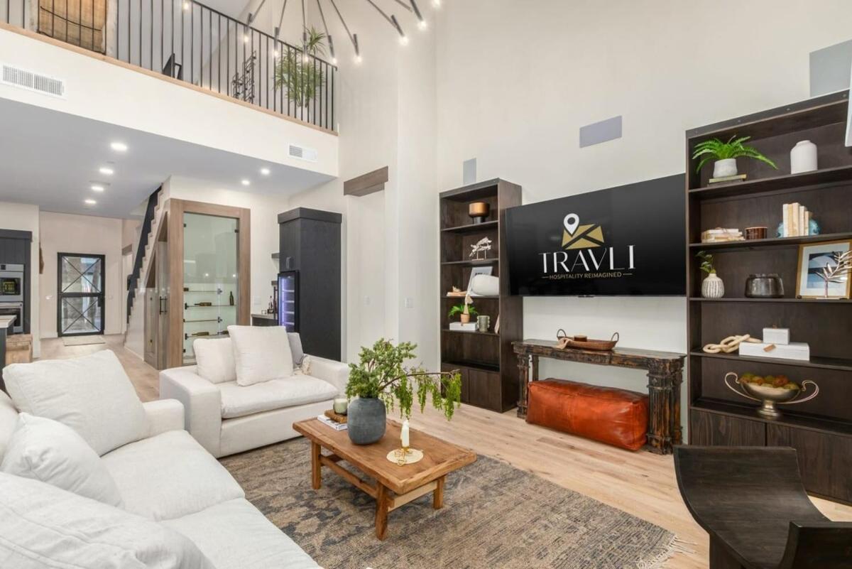 Stonewood Villa-ultralux 6br-5 Showers-htd Pool Holiday home Scottsdale