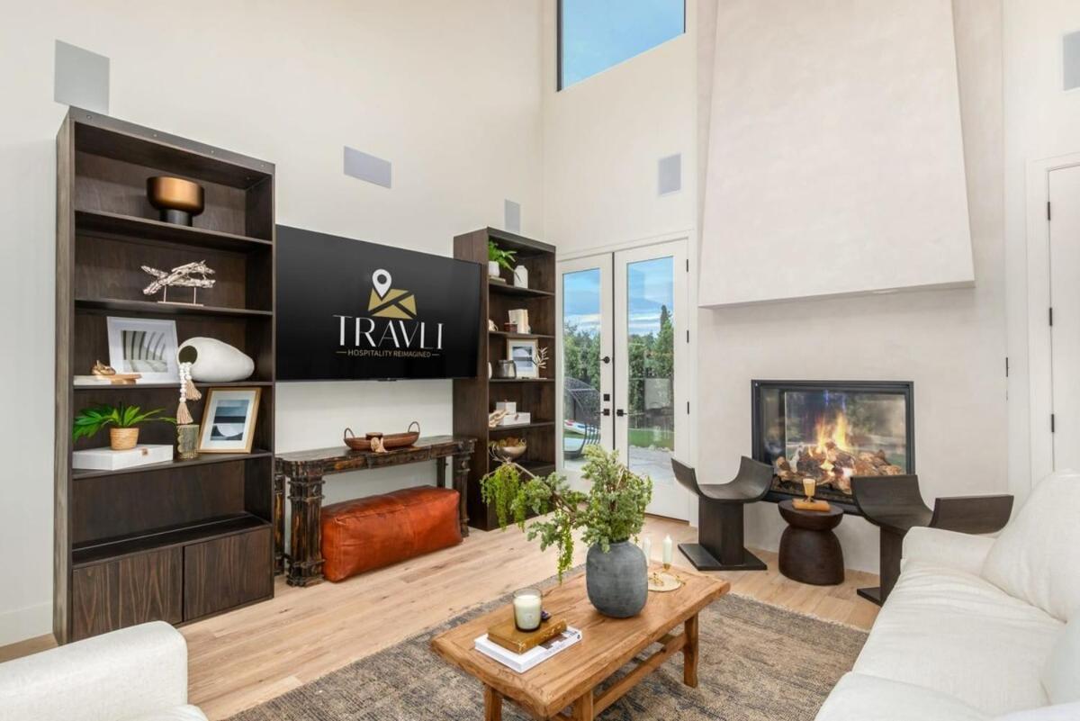 Stonewood Villa-ultralux 6br-5 Showers-htd Pool Holiday home *