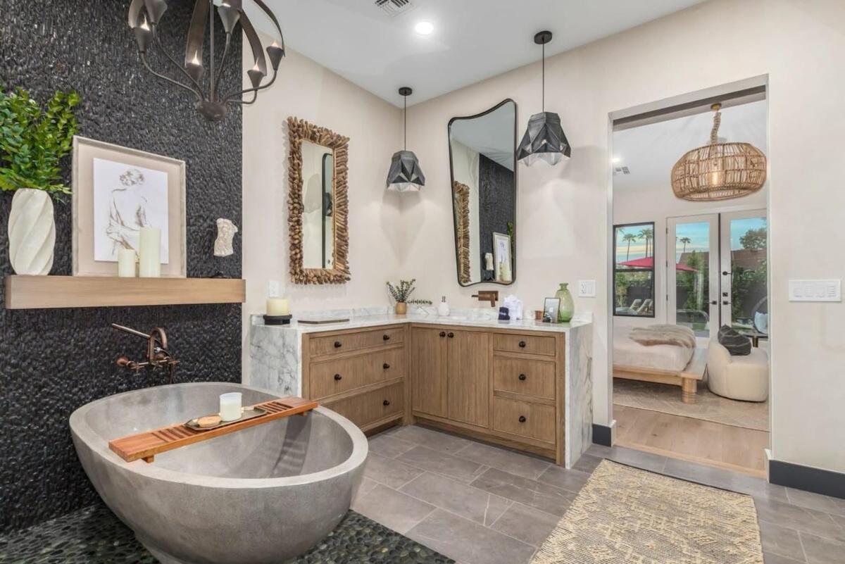 Holiday home Stonewood Villa-ultralux 6br-5 Showers-htd Pool *