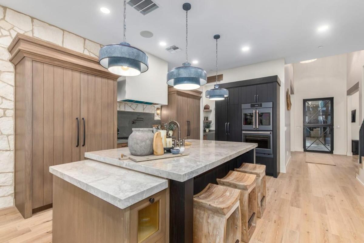 Stonewood Villa-ultralux 6br-5 Showers-htd Pool Holiday home