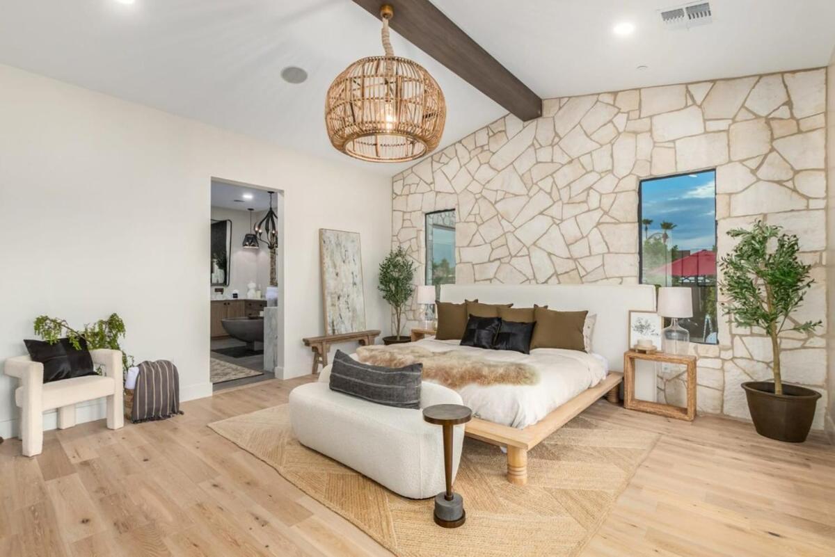 Stonewood Villa-ultralux 6br-5 Showers-htd Pool Holiday home Scottsdale