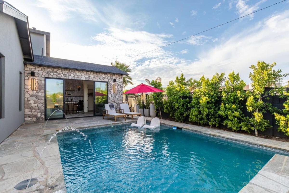 Stonewood Villa-ultralux 6br-5 Showers-htd Pool Holiday home *