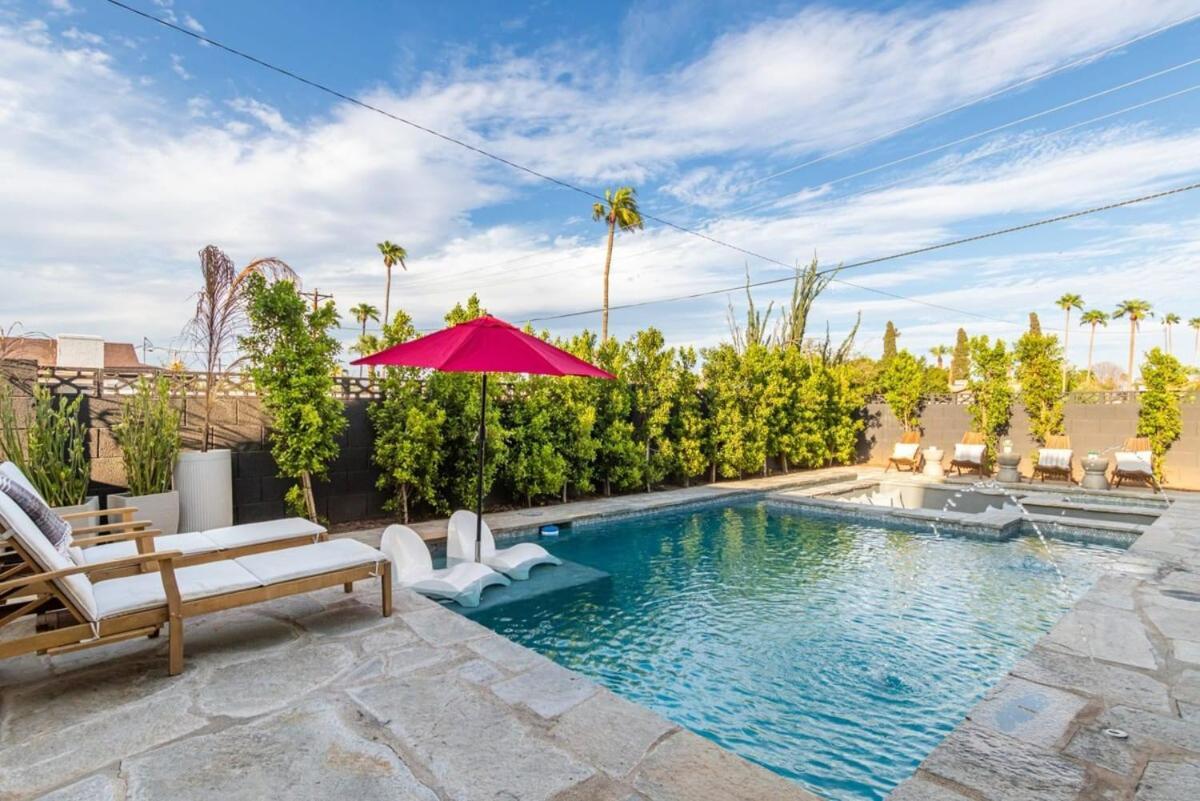 Stonewood Villa-ultralux 6br-5 Showers-htd Pool Holiday home Scottsdale