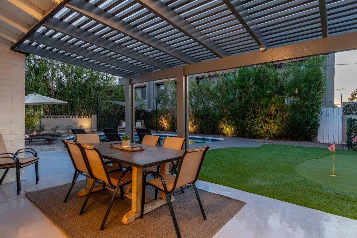 Holiday home Old Town Family Retreat-free Heated Pool-spa-putt Grn-gym Scottsdale