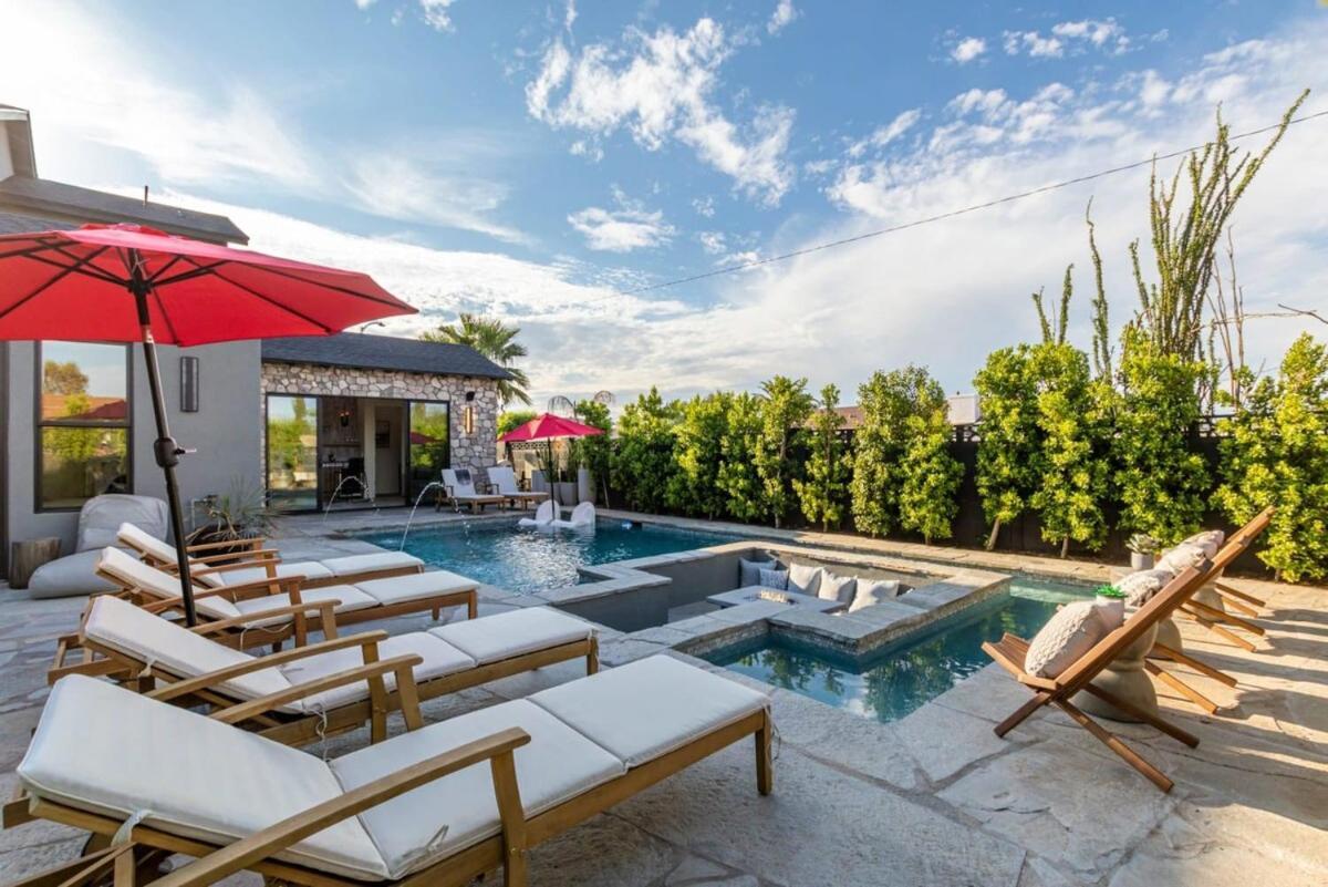 Stonewood Villa-ultralux 6br-5 Showers-htd Pool Holiday home