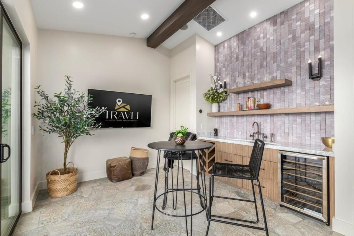 Holiday home Stonewood Villa-ultralux 6br-5 Showers-htd Pool