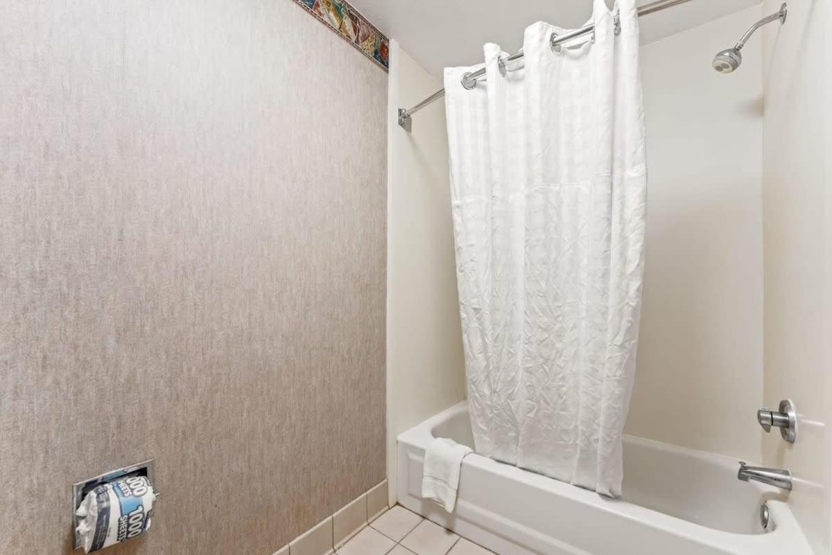 2 Bd 2 Ba Furnished 4 Full Beds Apartment *