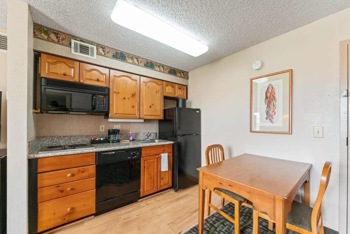 2 Bd 2 Ba Furnished 4 Full Beds Apartment Scottsdale