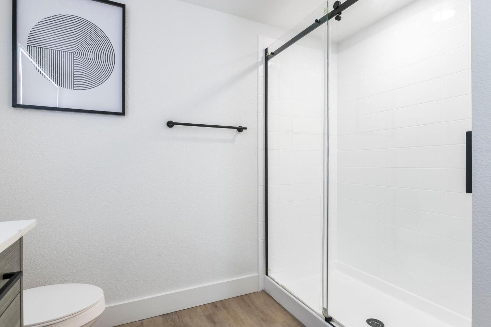 Apartment 2br Cozysuites At Kierland Commons With Pool #04