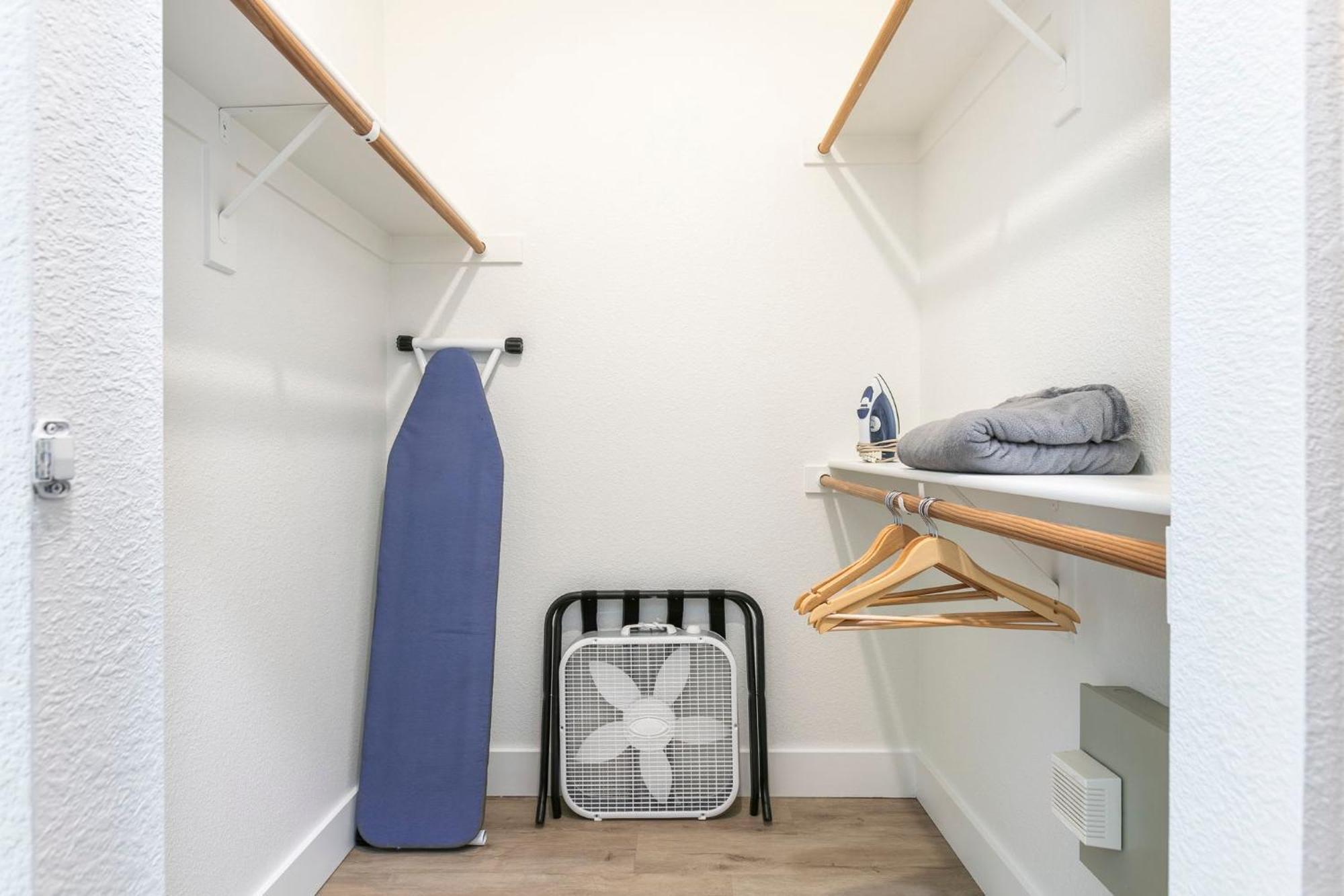 Apartment 2br Cozysuites At Kierland Commons With Pool #04 *
