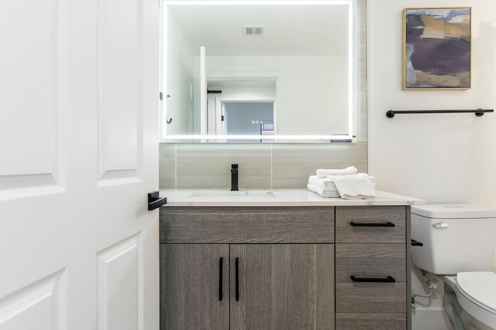 2br Cozysuites At Kierland Commons With Pool #04 Apartment Scottsdale