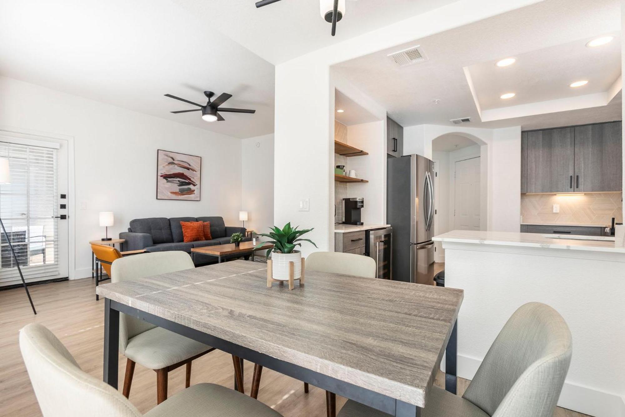 Apartment 2br Cozysuites At Kierland Commons With Pool #04 *