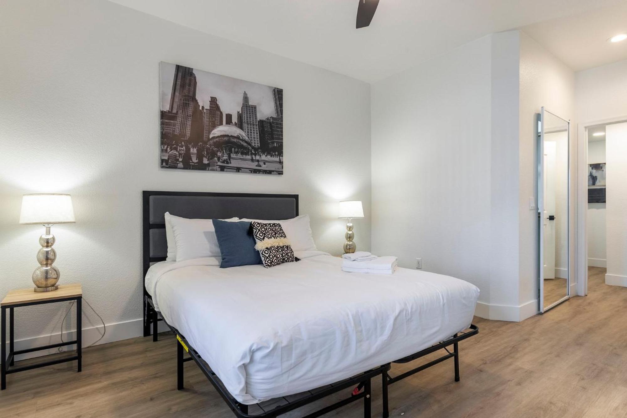 Apartment 2br Cozysuites At Kierland Commons With Pool #05 *