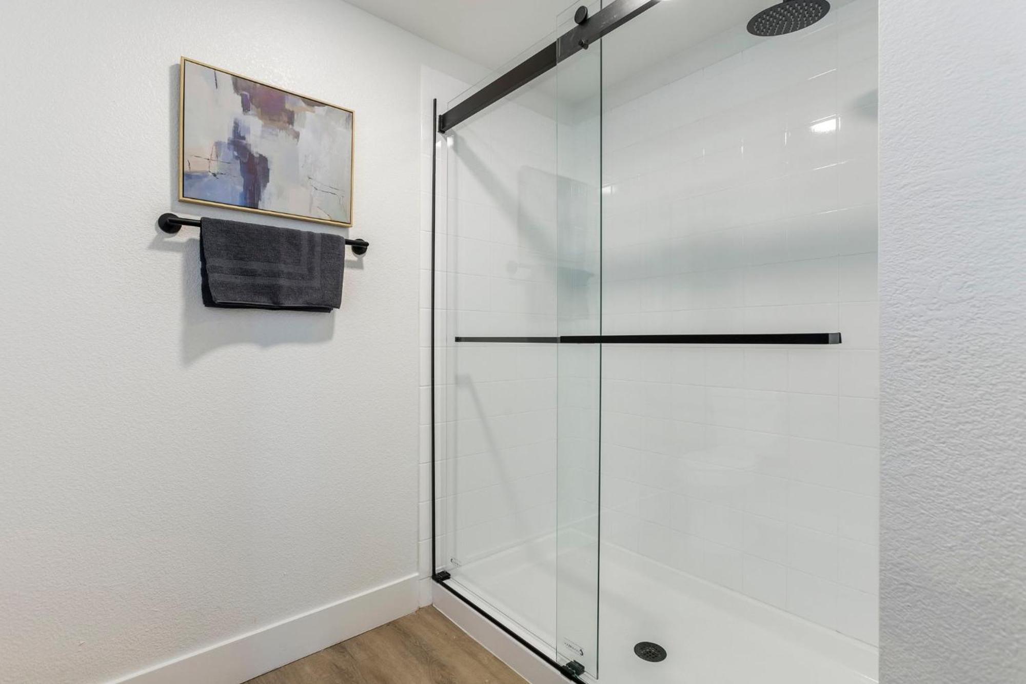 2br Cozysuites At Kierland Commons With Pool #05 Apartment *