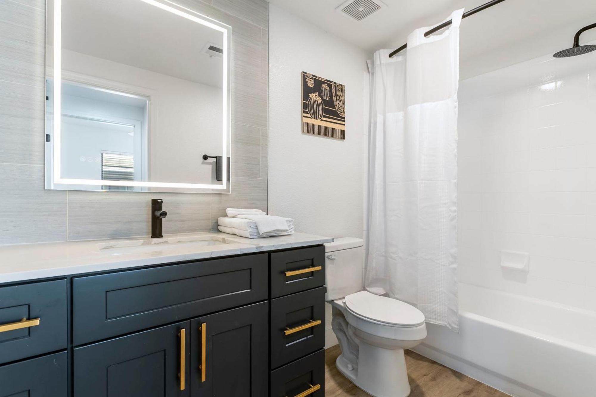 2br Cozysuites At Kierland Commons With Pool #05 Scottsdale