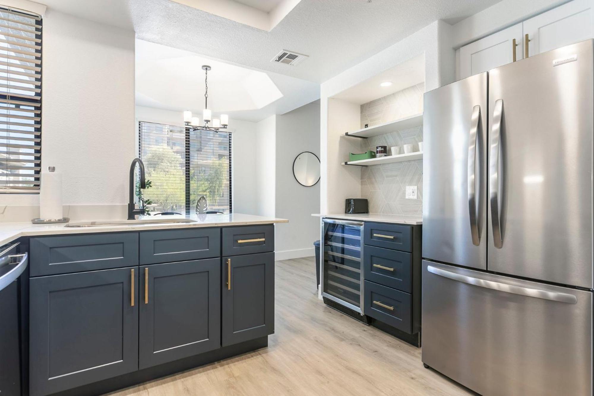 2br Cozysuites At Kierland Commons With Pool #05