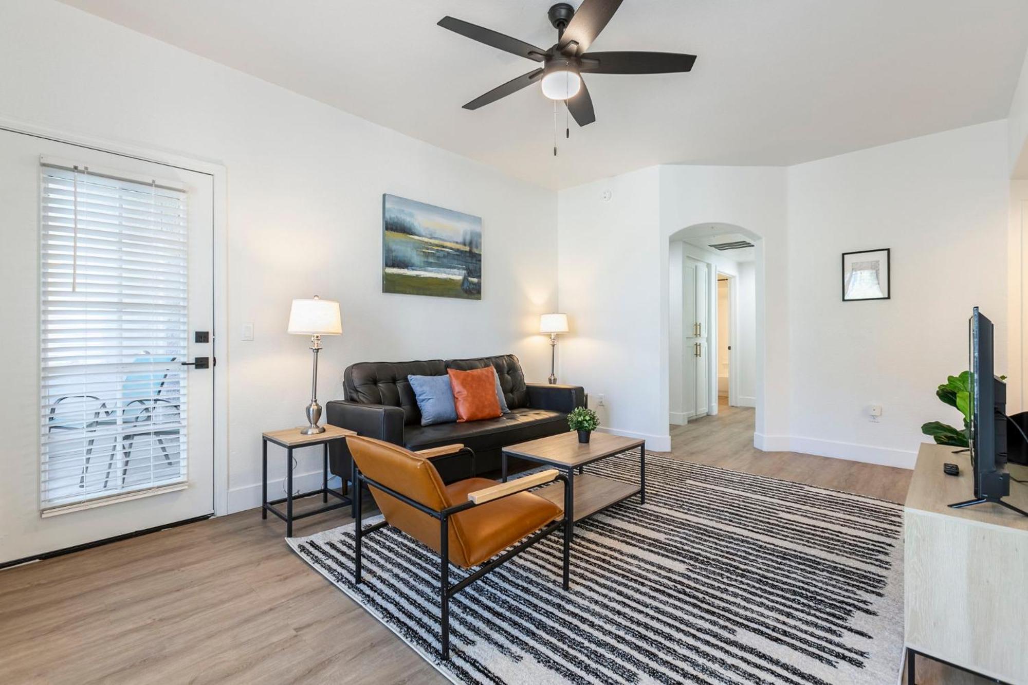 2br Cozysuites At Kierland Commons With Pool #05 Apartment *