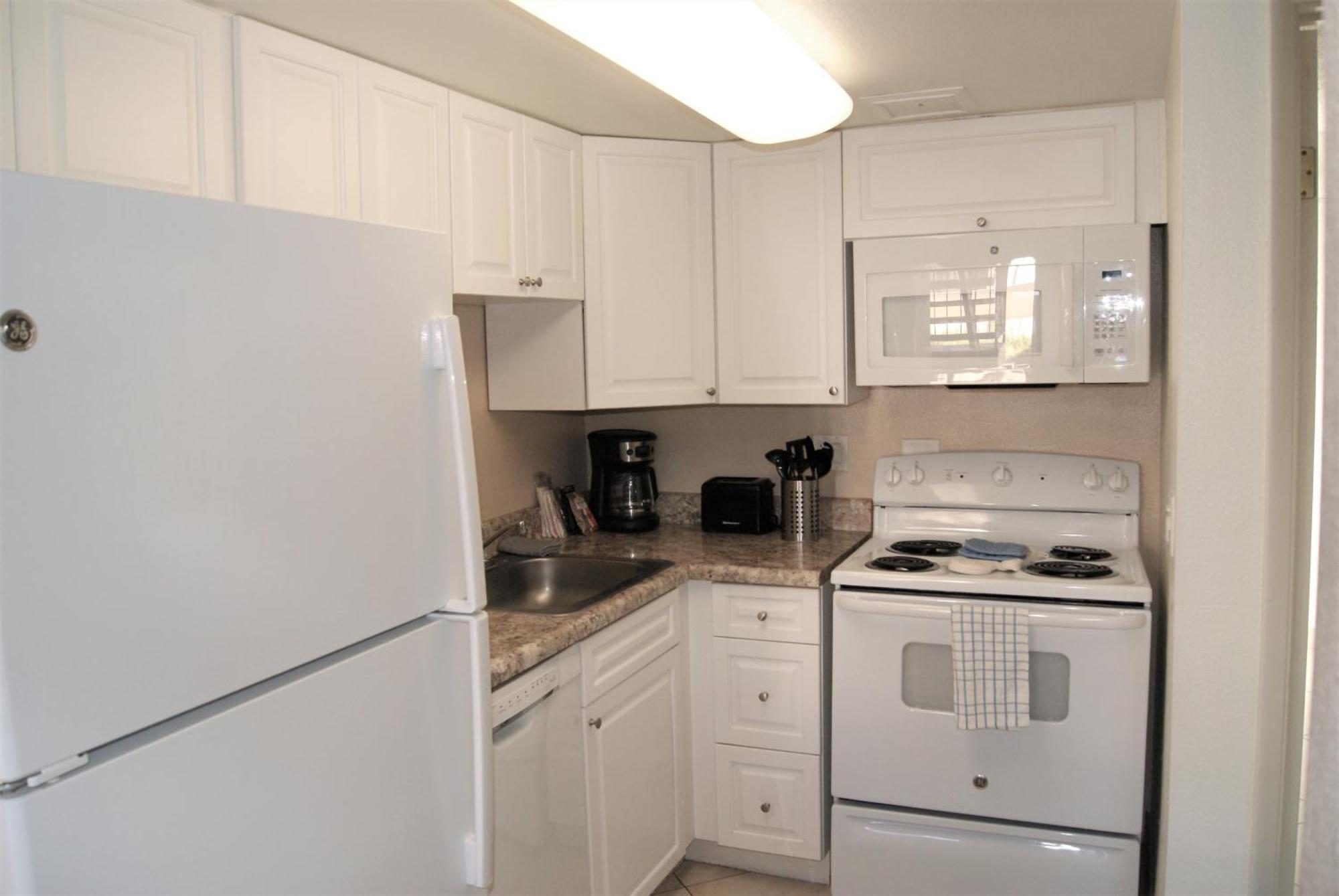 132 Fully Furnished, Amenities Galore Apartment