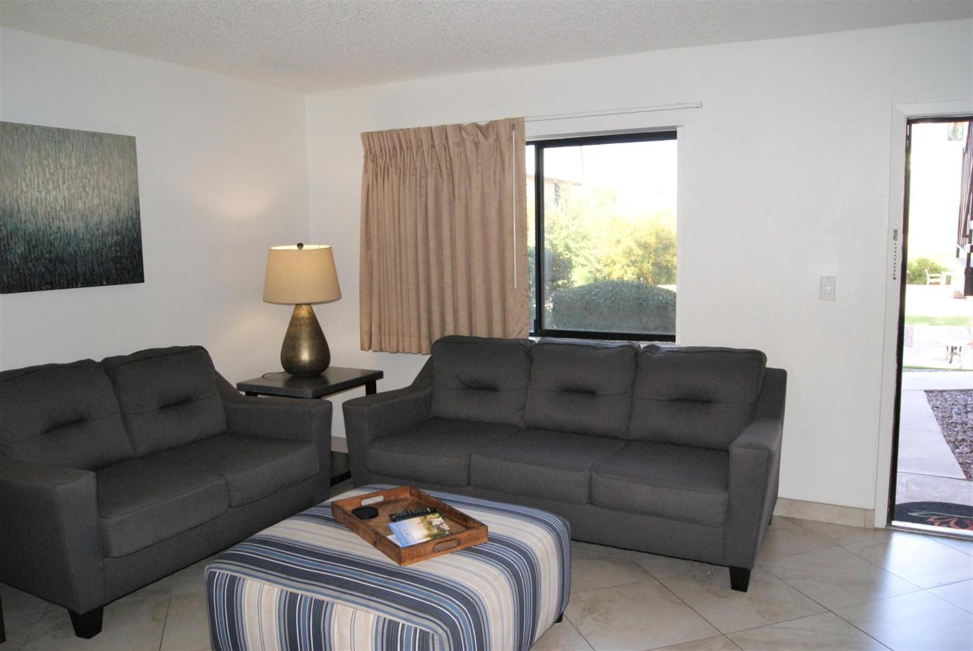 132 Fully Furnished, Amenities Galore Apartment *