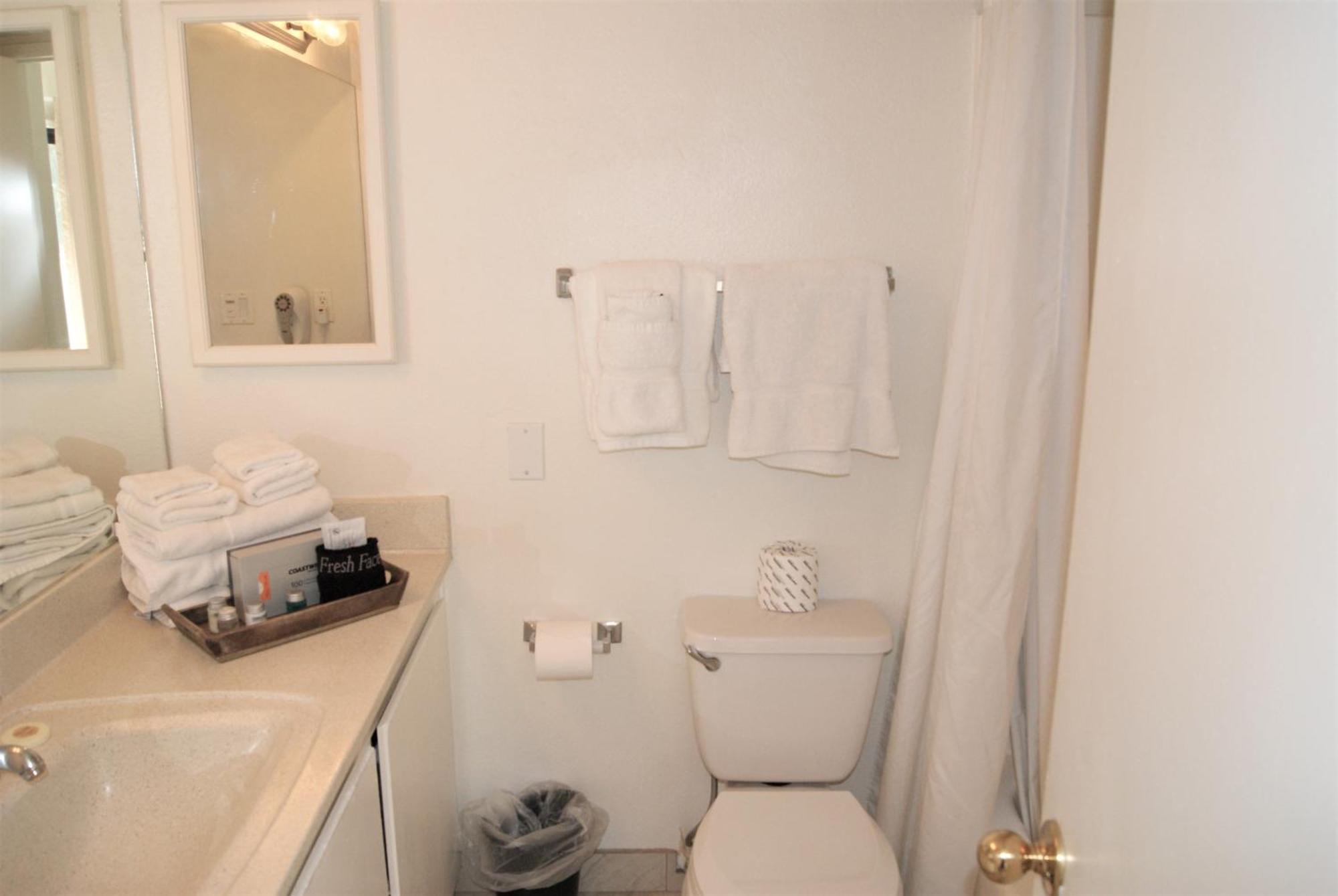 Apartment 132 Fully Furnished, Amenities Galore *