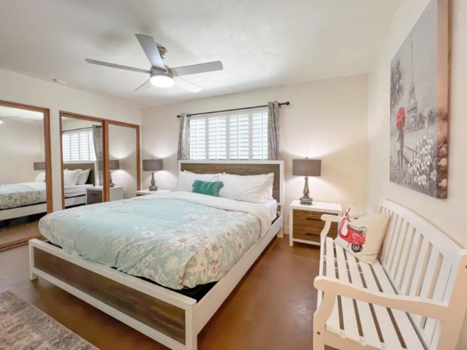 Heated Pool, King Beds, Bbq, Sleeps 10 Holiday home Scottsdale