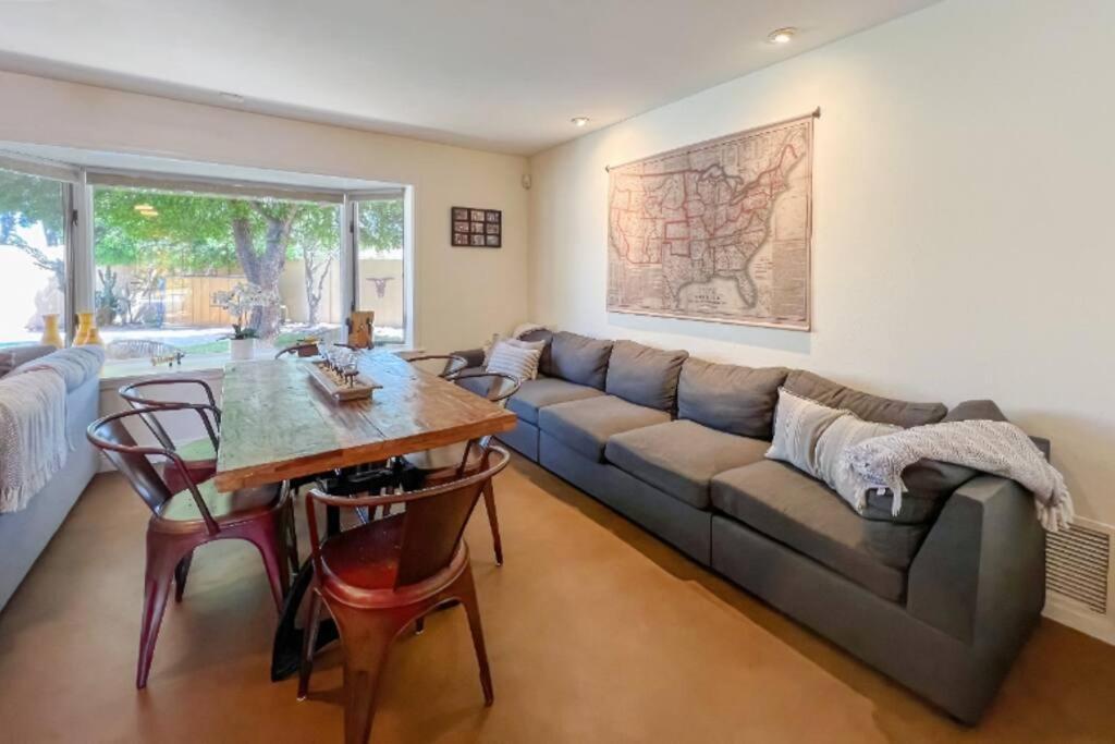 Heated Pool, King Beds, Bbq, Sleeps 10 Holiday home