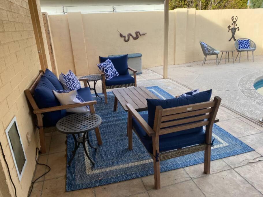 Holiday home Heated Pool, King Beds, Bbq, Sleeps 10