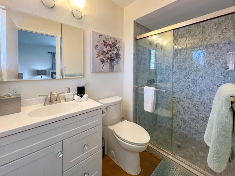 Heated Pool, King Beds, Bbq, Sleeps 10 Holiday home Scottsdale