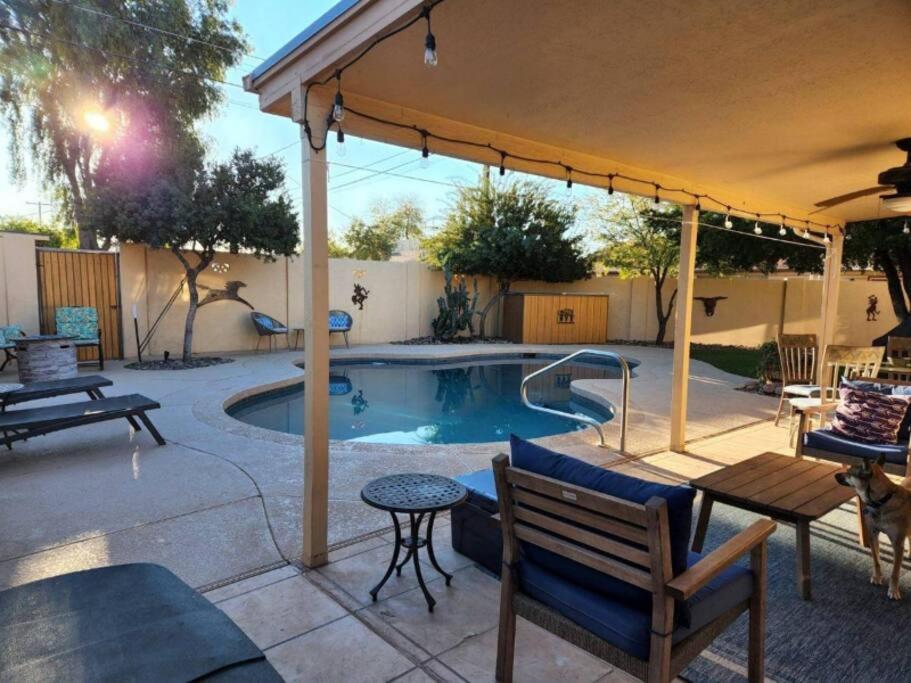 Holiday home Heated Pool, King Beds, Bbq, Sleeps 10 *