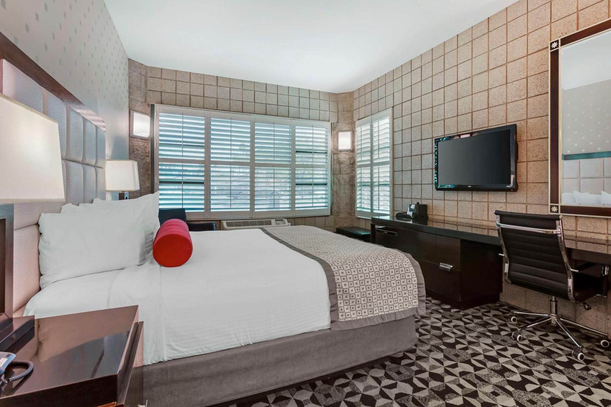 Western Sundial Hotel
