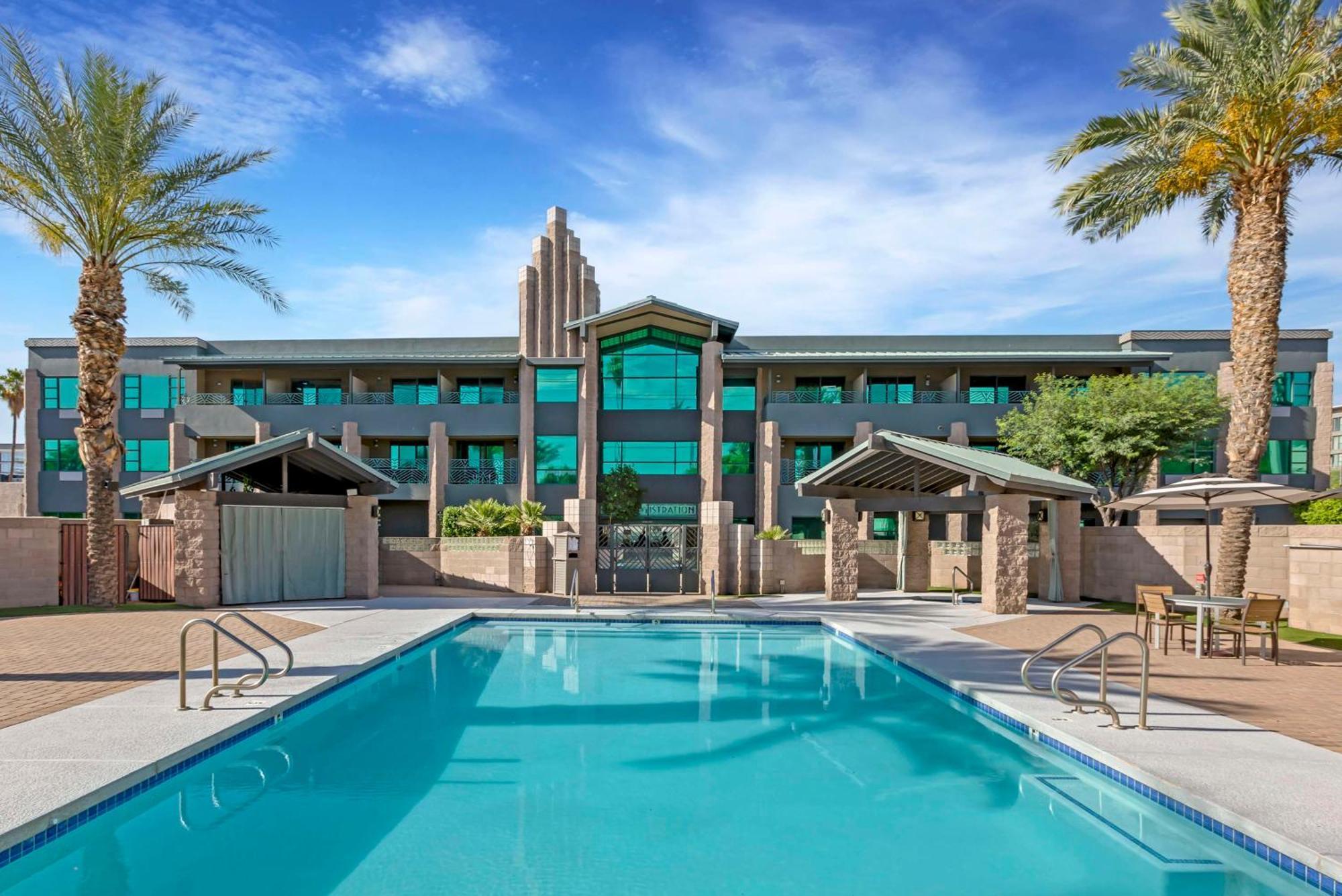 Western Sundial Hotel