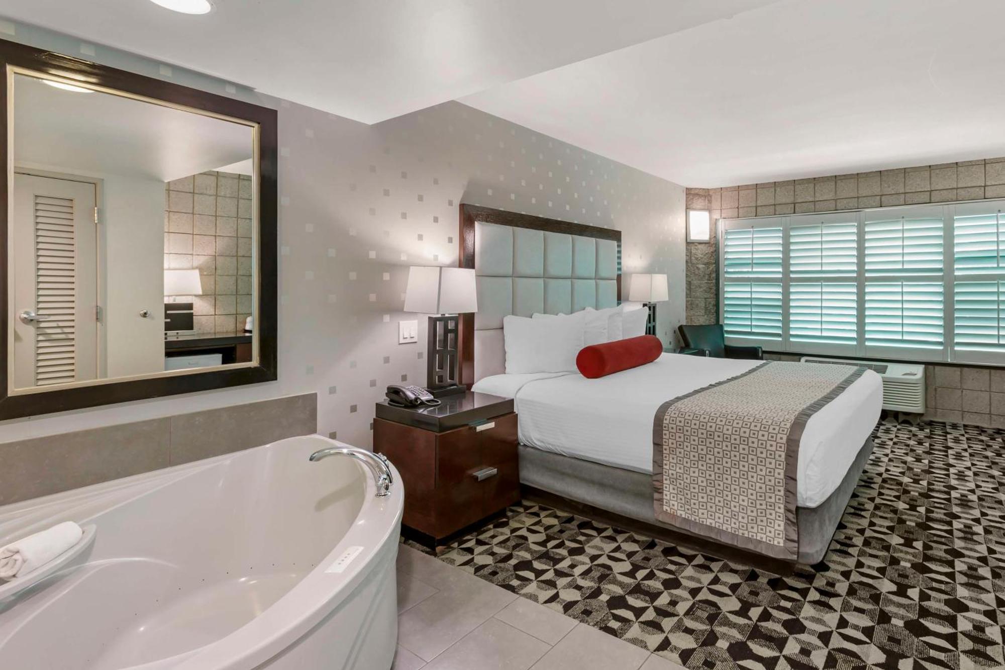 Hotel Western Sundial