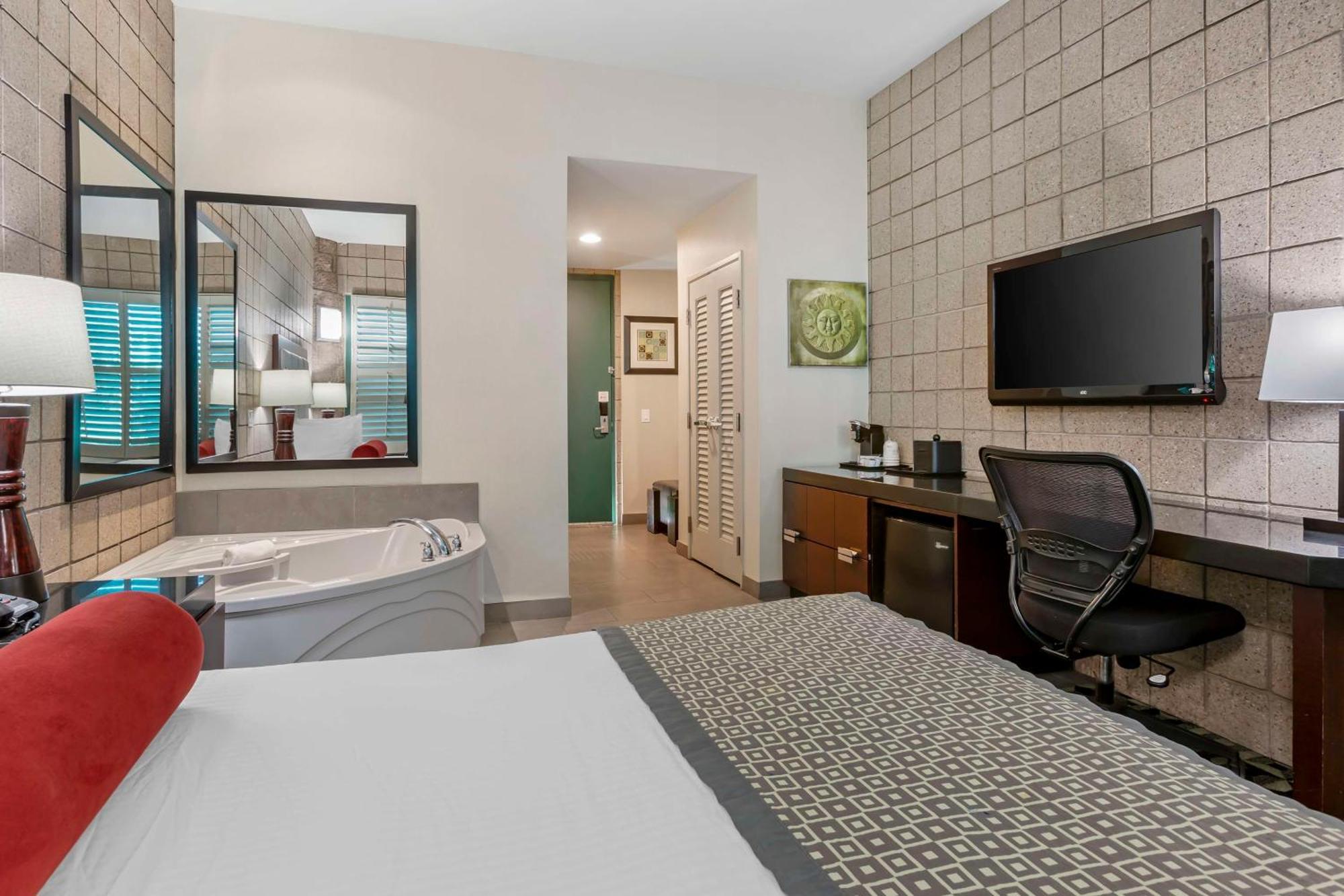 Western Sundial Hotel Scottsdale