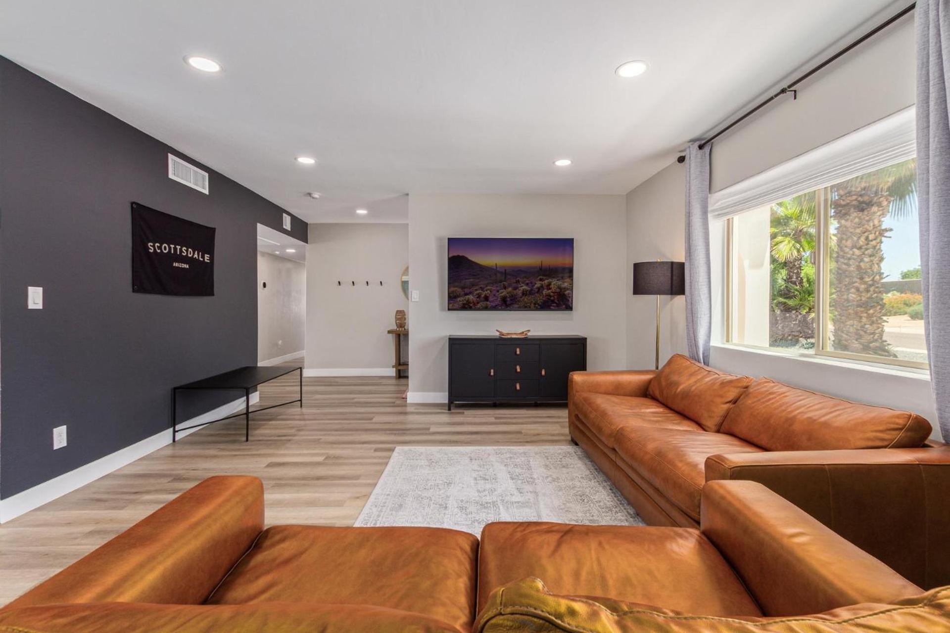 Desert Rose-hot Tub-pool Heat Avail-fire Pit-golf! Holiday home Scottsdale