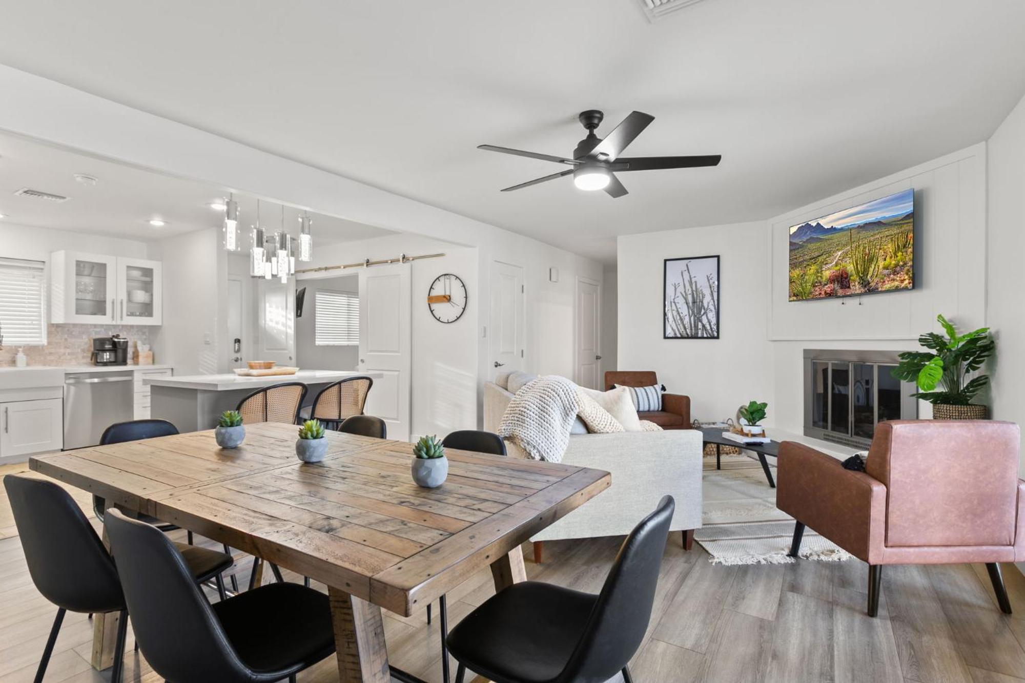 Old Town Oasis Wheated Pool, Hot Tub, & Fire Pit Holiday home *