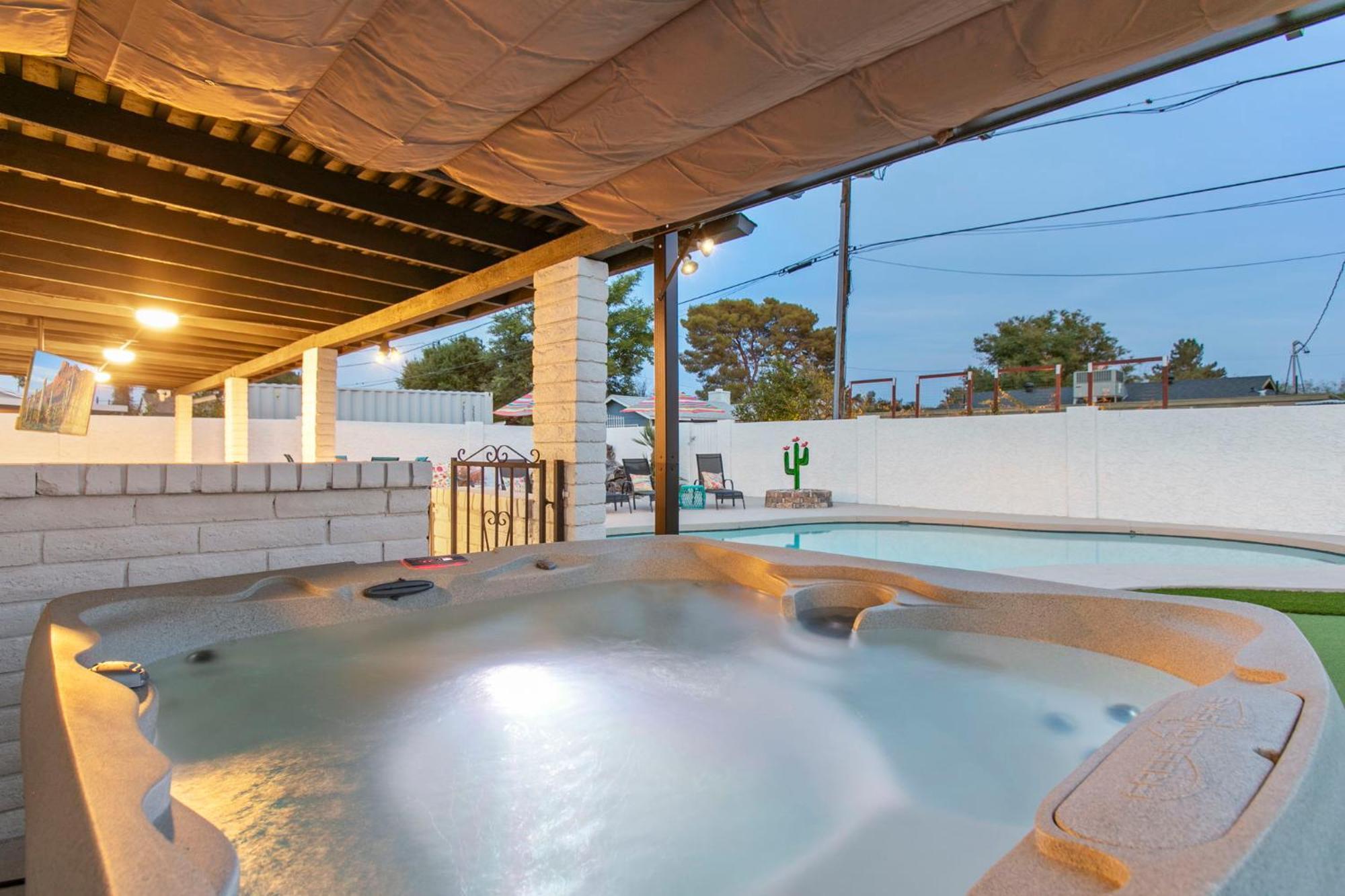 Old Town Oasis Wheated Pool, Hot Tub, & Fire Pit Scottsdale