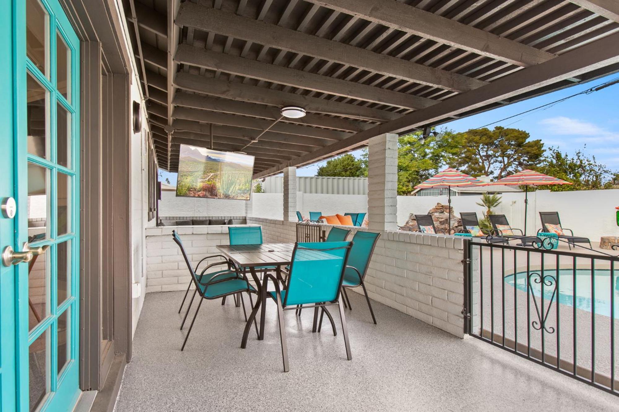 Old Town Oasis Wheated Pool, Hot Tub, & Fire Pit Holiday home *
