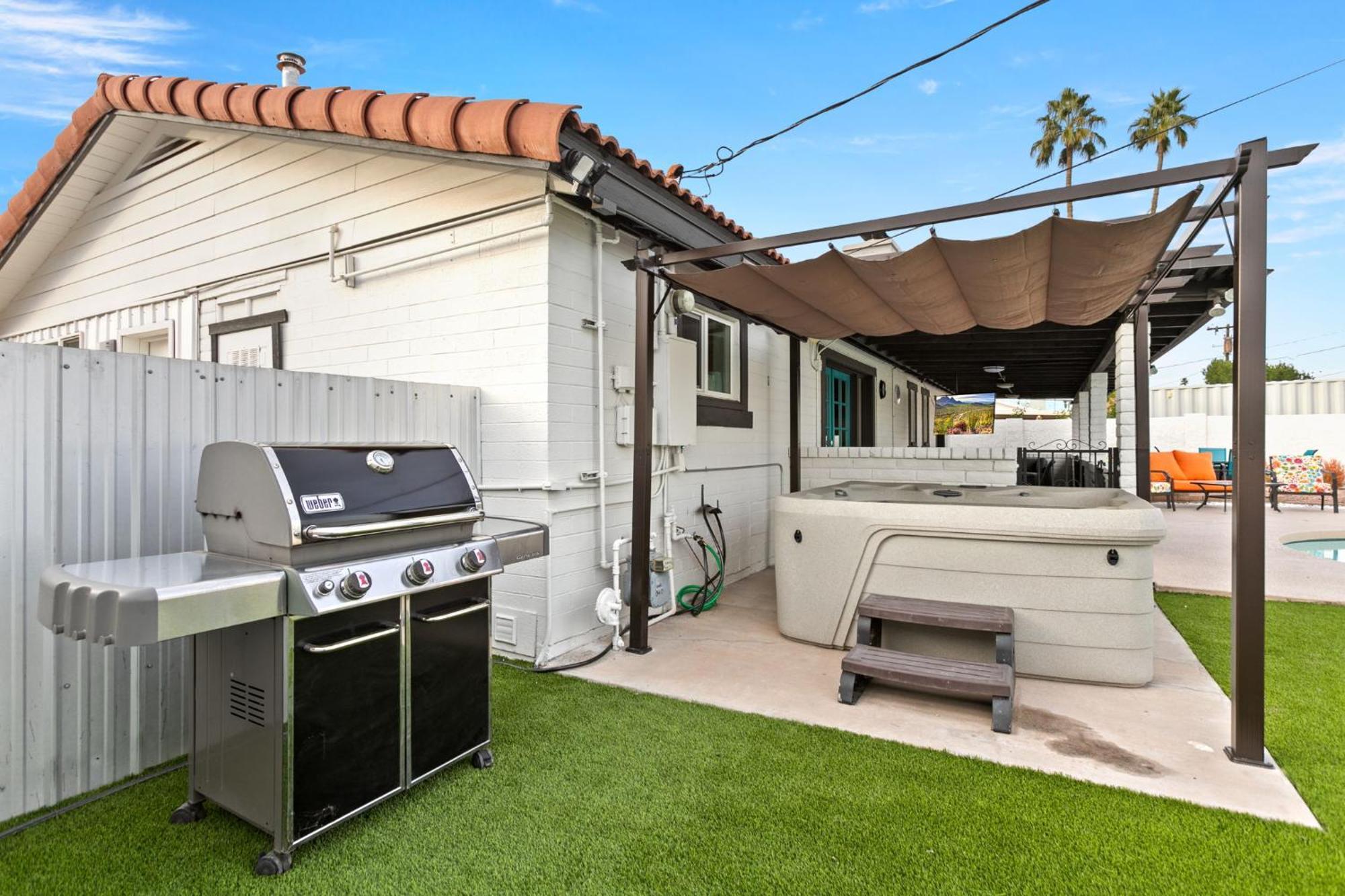 Old Town Oasis Wheated Pool, Hot Tub, & Fire Pit Holiday home