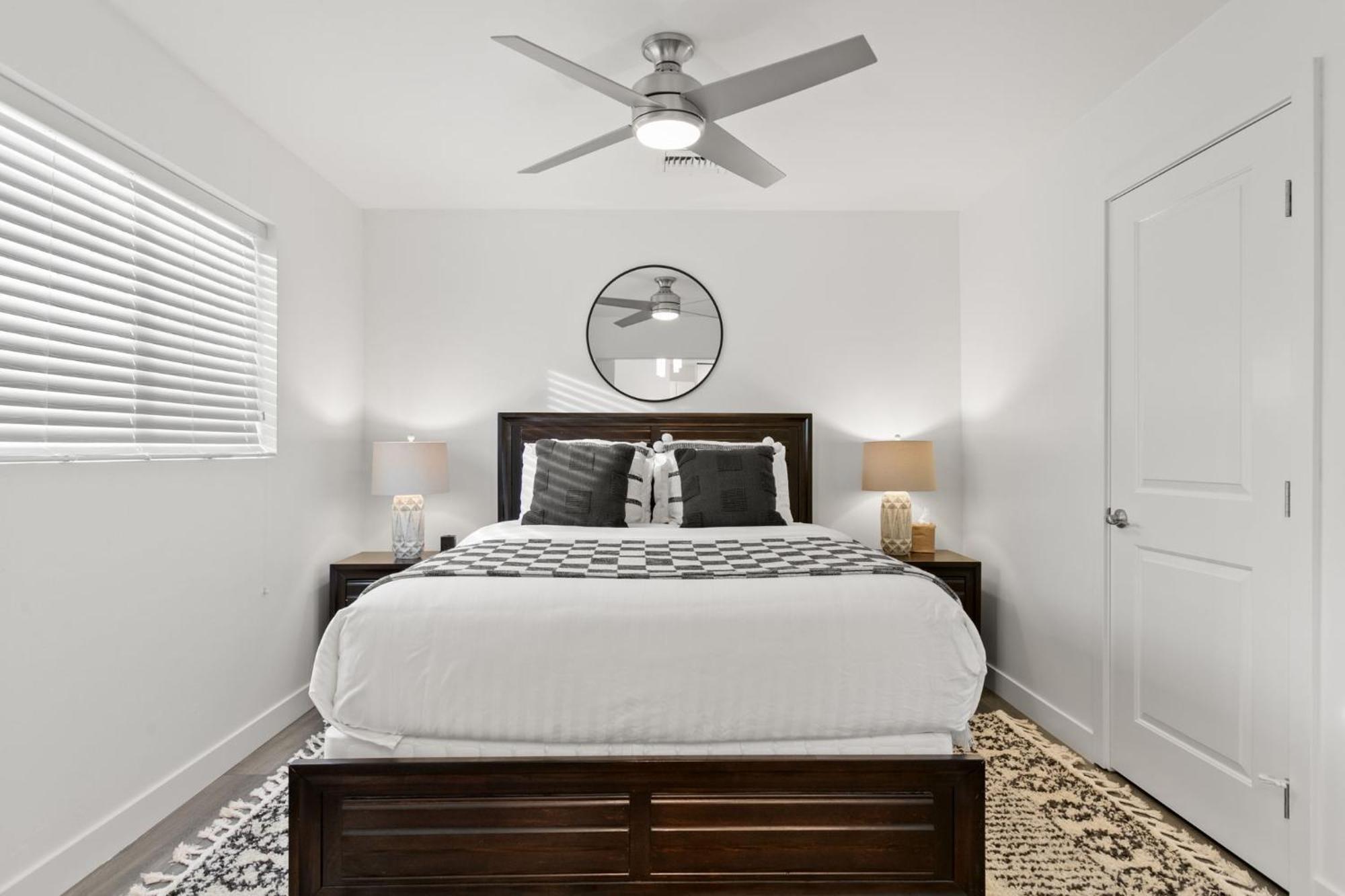 Old Town Oasis Wheated Pool, Hot Tub, & Fire Pit Holiday home *