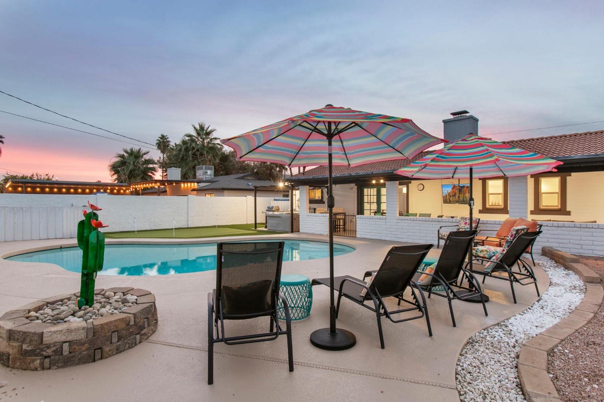 Old Town Oasis Wheated Pool, Hot Tub, & Fire Pit Holiday home